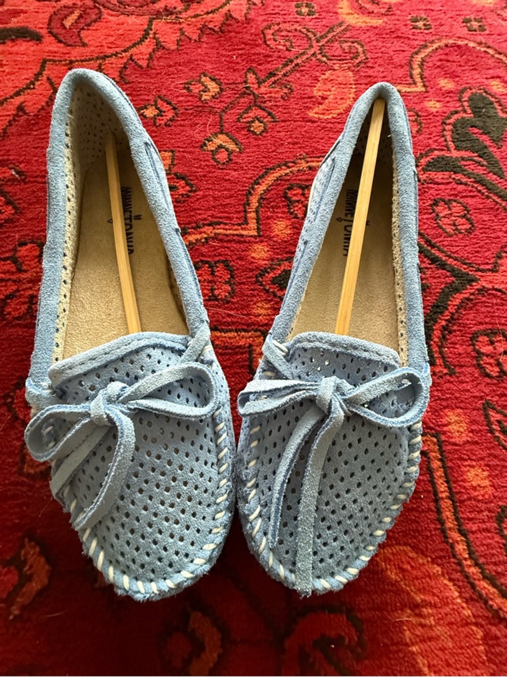 Minnetonka Lisa Leather Moccasins Womens 7 Perforated Slip On Loafers Light Blue